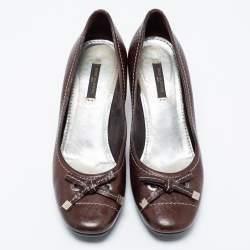 Pre Owned Louis Vuitton Dark Brown Leather Bow Round-Toe Pumps Size 37 