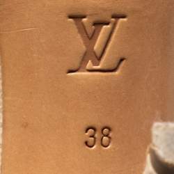 Pre Owned صندل لوي فيتون ساتان وجلد كريمي بحزام للكاحل مقاس 38