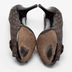 مملوكة مسبقًا حذاء كعب عالي لوي فيتون جودي جلد لامع وكانفاس مونوغرامي بني داكن مقدمة مفتوحة مقاس 37