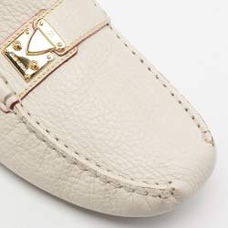 Pre Owned حذاء لوفرز لوي فيتون جلد أوف وايت قفل حرف أس سليب أون مقاس 40.5