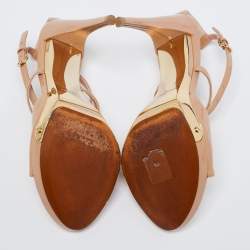 مملوكة مسبقًا صندل لوي فيتون جلد بيج لامع بحزام كاحل مقاس 38