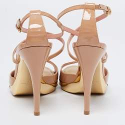 مملوكة مسبقًا صندل لوي فيتون جلد بيج لامع بحزام كاحل مقاس 38