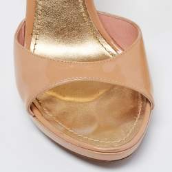 مملوكة مسبقًا صندل لوي فيتون جلد بيج لامع بحزام كاحل مقاس 38