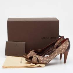 مملوكة مسبقًا Louis Vuitton Brown/Beige Mini Lin Canvas And Patent Leather D'orsay Open Toe Pumps Size 37