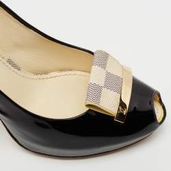 مملوكة مسبقًا Louis Vuitton Black Patent Leather Damier Azur Damia Peep-Toe Pumps Size 39.5