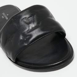 مملوكة مسبقًا Louis Vuitton Black Monogram Embossed Leather Revival Flat Slides Size 38