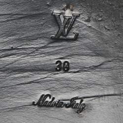 مملوكة مسبقًا Louis Vuitton Black Monogram Embossed Leather Revival Flat Slides Size 38