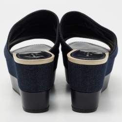 مملوكة مسبقًا Louis Vuitton Navy Blue Denim And Leather Wedge Slide  Sandals Size 40