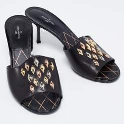 مملوكة مسبقًا Louis Vuitton Black Leather Slide Sandals Size 38.5