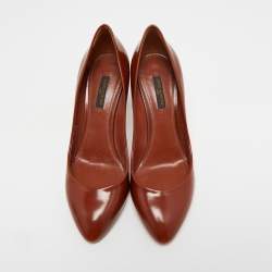 مملوكة مسبقًا Louis Vuitton Brown Leather  Pointed Toe Pumps Size 37.5