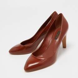 مملوكة مسبقًا Louis Vuitton Brown Leather  Pointed Toe Pumps Size 37.5