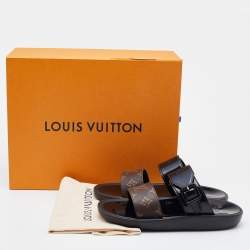 مملوكة مسبقًا Louis Vuitton Black/Brown Monogram Rubber Sunbath Flat Slides Size 40