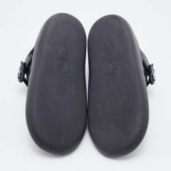 مملوكة مسبقًا Louis Vuitton Black/Brown Monogram Rubber Sunbath Flat Slides Size 40
