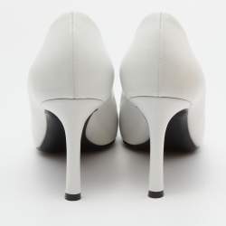 Pre Owned Louis Vuitton White/Black Leather Heartbreaker Pumps Size 39