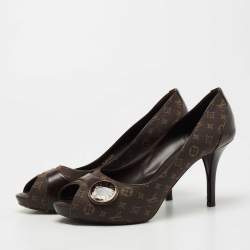 Pre Owned Louis Vuitton Brown Canvas and Patent Judy Pumps Size 38