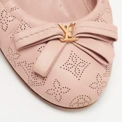 مملوكة مسبقًا Louis Vuitton Beige Leather Bow Scrunch Ballet Flats Size 38