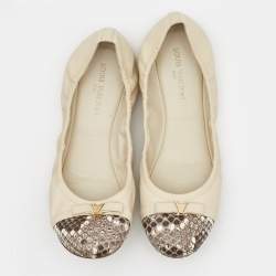 مملوكة مسبقًا Louis Vuitton White Two Tone Leather And Python Cap Toe Scrunch Ballet Flats Size 38