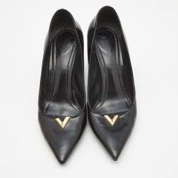 Pre Owned Louis Vuitton Black Leather Heartbreaker Pumps Size 39