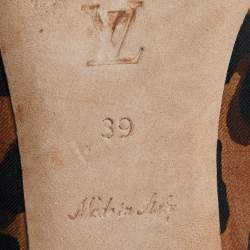 مملوكة مسبقًا Louis Vuitton Brown Leopard Printed Fabric Bow Detail Smoking Slippers Size 39