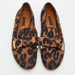 مملوكة مسبقًا Louis Vuitton Brown Leopard Printed Fabric Bow Detail Smoking Slippers Size 39