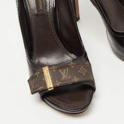 Pre Owned Louis Vuitton Dark Brown Patent Leather and Monogram Canvas Open Toe Pumps Size 36
