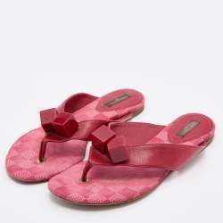 Pre Owned حذاء سلايدز لوي فيتون فلات بإصبع مكعب جلد أحمر مقاس 41