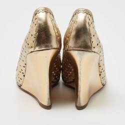 مملوكة مسبقًا Louis Vuitton Gold Leather Stand By Me Wedge Pumps Size 36.5