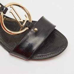 مملوكة مسبقًا Louis Vuitton Black Patent Leather Logo Ankle Strap Flat Sandals Size 36