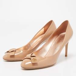 مملوكة مسبقًا Louis Vuitton Beige Patent Leather Fiance Bow Round Toe Pumps Size 39