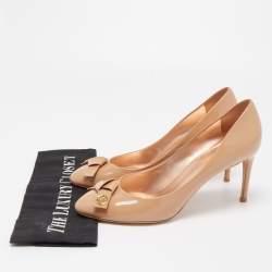 مملوكة مسبقًا Louis Vuitton Beige Patent Leather Fiance Bow Round Toe Pumps Size 39