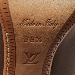 Pre Owned Louis Vuitton Grey/Beige Satin and Embossed Ostrich Beauty Bow Pumps Size 38.5