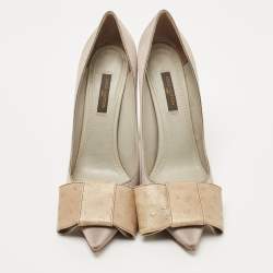Pre Owned Louis Vuitton Grey/Beige Satin and Embossed Ostrich Beauty Bow Pumps Size 38.5