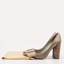 Pre Owned Louis Vuitton Grey/Beige Satin and Embossed Ostrich Beauty Bow Pumps Size 38.5