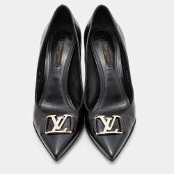مملوكة مسبقًا Louis Vuitton Black Leather Logo Pointed Toe Pumps Size 38