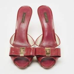 Louis Vuitton White/Burgundy Monogram Canvas and Patent Leather Bow Slide Sandals Size 40