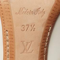 مملوكة مسبقًا Louis Vuitton White Leather Pointed Toe Pumps Size 37.5