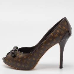 Louis Vuitton Shoes | Louis Vuitton Cherie Pump Black 39 | Color: Black/Brown | Size: 8.5 | Nnikkirae's Closet