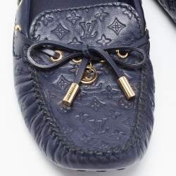 مملوكة مسبقًا Louis Vuitton Navy Blue Leather Gloria Bow Slip On Loafers Size 39