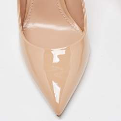 مملوكة مسبقًا Louis Vuitton Beige Patent Leather Eyeline Pointed Toe Pumps Size 38.5