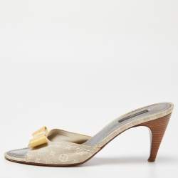 Louis Vuitton Damier Azur Canvas T-Strap Flat Sandals Size 8.5/39 - Yoogi's  Closet