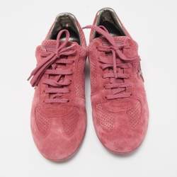 مملوكة مسبقًا Louis Vuitton Pink Perforated Suede Low Top Sneakers Size 37.5