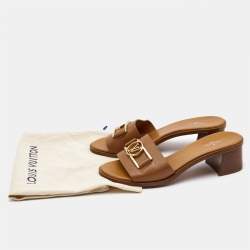 مملوكة مسبقًا Louis Vuitton Tan Leather Lock It Slide Sandals Size 40