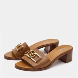 مملوكة مسبقًا Louis Vuitton Tan Leather Lock It Slide Sandals Size 40