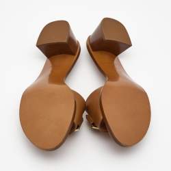 مملوكة مسبقًا Louis Vuitton Tan Leather Lock It Slide Sandals Size 40