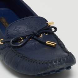 مملوكة مسبقًا Louis Vuitton Navy Blue Monogram Embossed Leather Gloria Loafers Size 38.5
