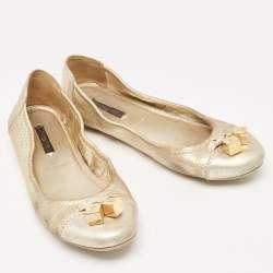 مملوكة مسبقًا Louis Vuitton Metallic Gold Leather Oxford Ballet Flats Size 38.5