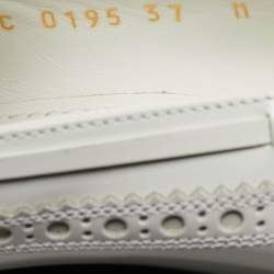 مملوكة مسبقًا Louis Vuitton White Leather Slip On Loafers Size 37