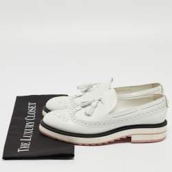 مملوكة مسبقًا Louis Vuitton White Leather Slip On Loafers Size 37