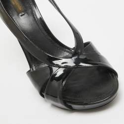 مملوكة مسبقًا Louis Vuitton Black Patent Lock It Cutout Peep Toe Pumps Size 39