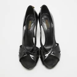 مملوكة مسبقًا Louis Vuitton Black Patent Lock It Cutout Peep Toe Pumps Size 39